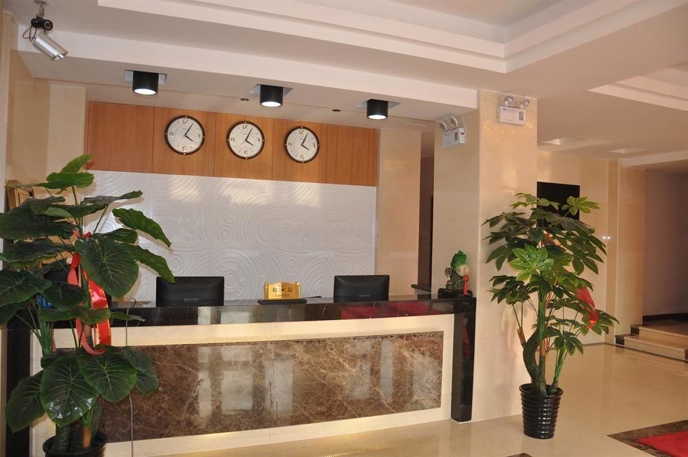 Hangjia Hotel Urumqi Buitenkant foto